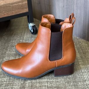 EUC Size 9.5 Brown Leather Ankle Boots